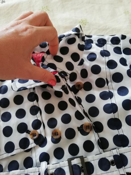 Kabátik do dažďa, 98