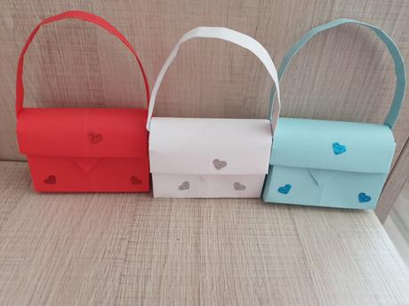 Handmade papierove kabelky s prekvapenim, 