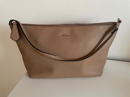 Kabelka guess bezova, guess