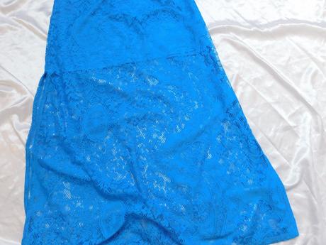 Pekne čipkovane šaty, calzedonia,38