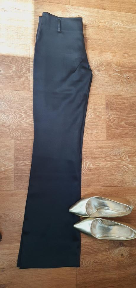 Super biznis čierne nohavice, feretti,38