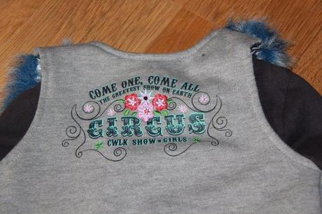 Tričko + chlpatá vestička, 104