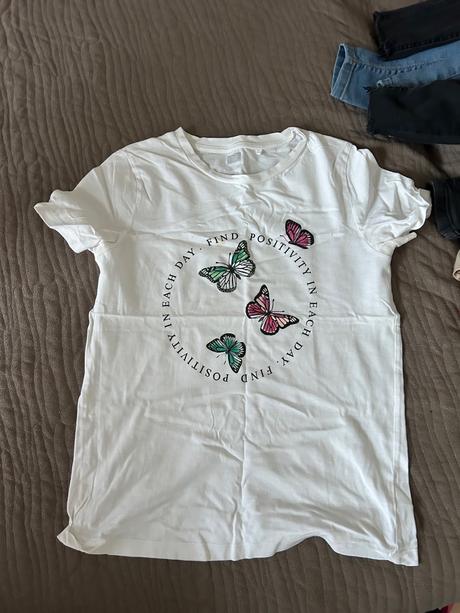 Dámske oblečenie, s