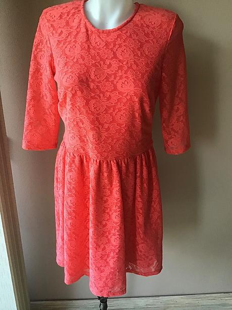 Krajkové šaty, 40