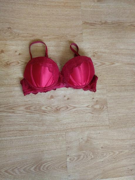 Saténová podprsenka - vystužená push-up, secret possessions,75c