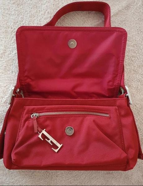 Elle kabelka, ellesse