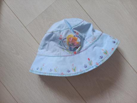 Klobúčik, disney,110