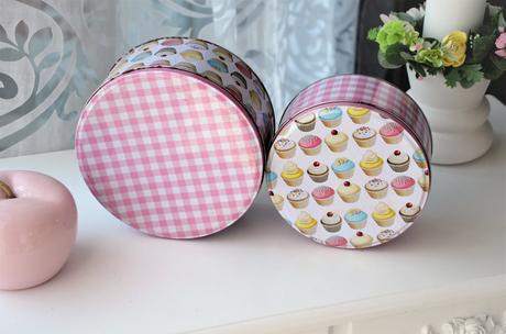 2x muffin plechová dóza iced fancies,