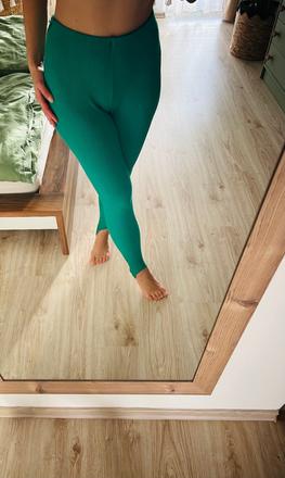 Štýlové vrúbkované legíny značky green apple,