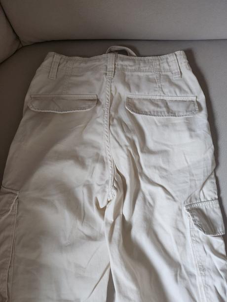 Dámske cargo č. 32, bershka,32