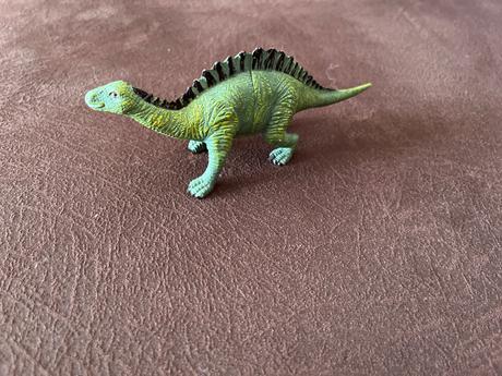 Figúrka dinosaura,