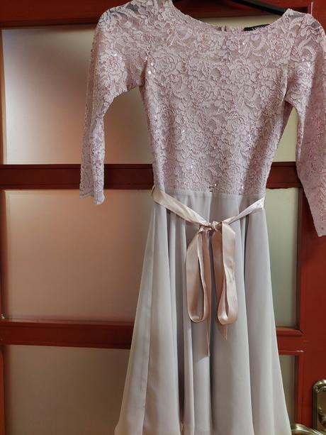 Kvalitné čipkované šaty, 158