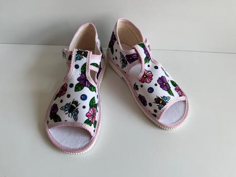 Dievčenské papučky, 29