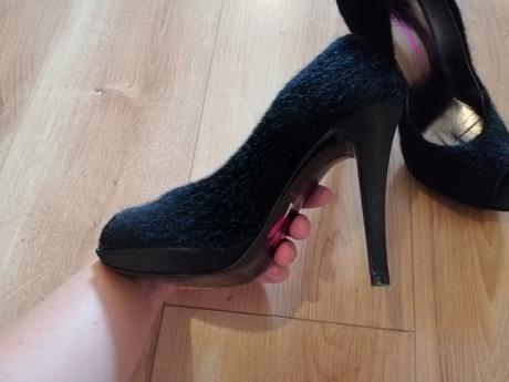 Čierne lodičky, 35