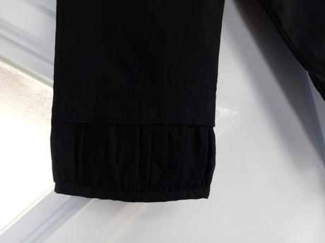 Cierne tenke nohavice, 98