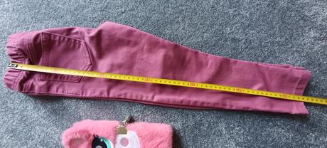 Nohavice plus dve tričká, 110