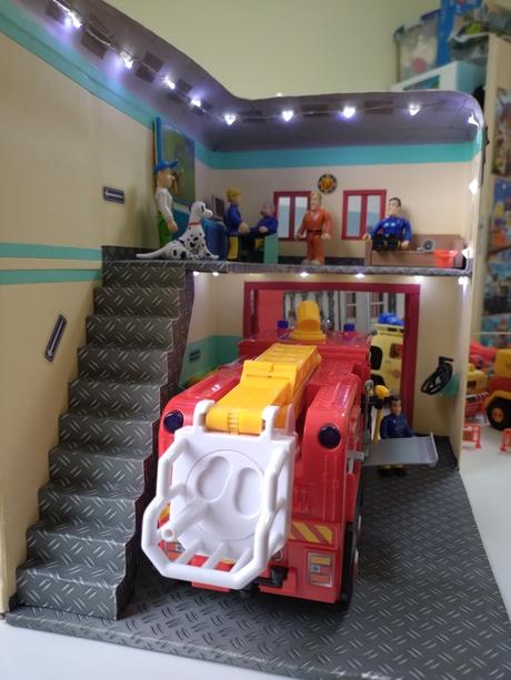 Stanica pre požiarnika sama, 