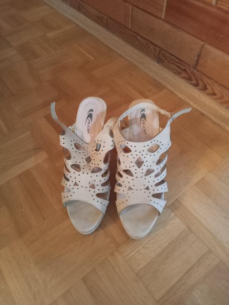 Krásne sandále, 39