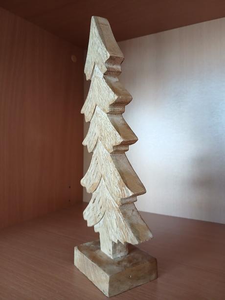 Drevený dekoračný stromček 30,5 cm,