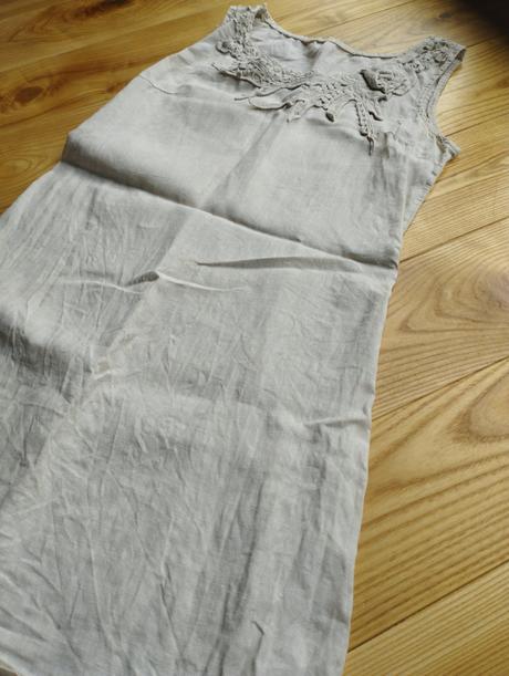 Ľanové šaty s výšivkou, m