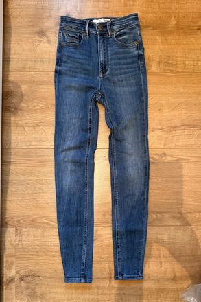 Tmavomodré skinny rifle, 32