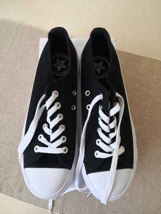 Predam tenisky cropp, 38