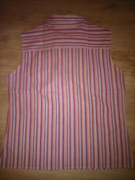 Pásikává blúzka bez rukávov, 42