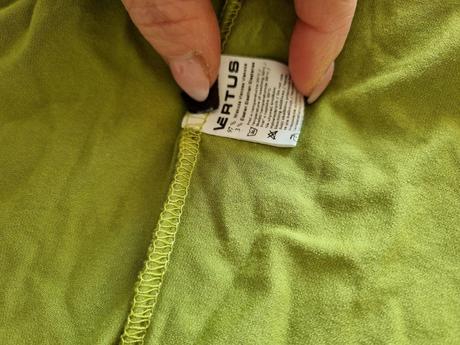 Jablkovozelený top vertus s korálkami 38, 38