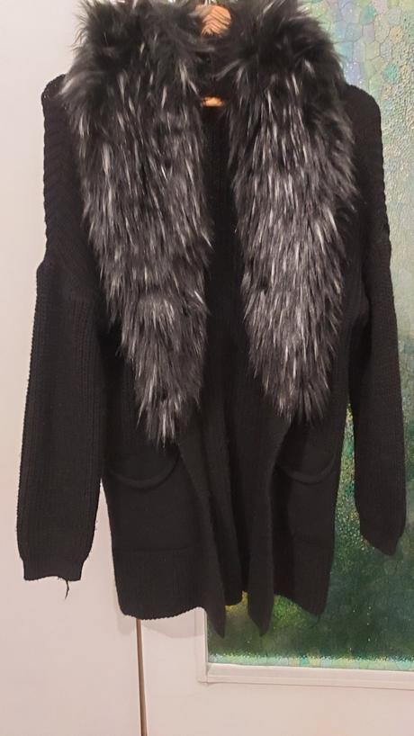 Kardigan s kozusinkou, 