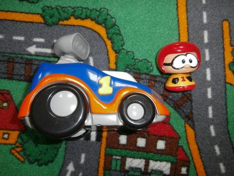 Autíčko s mimozenšťanom,