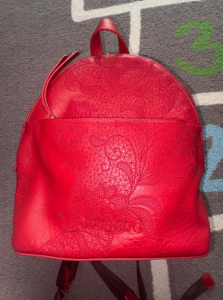 Batoh desigual červený top stav, desigual