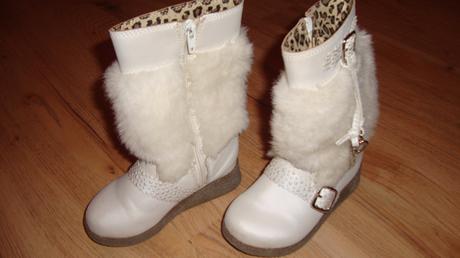 Dievčenské čižmičky..., 25