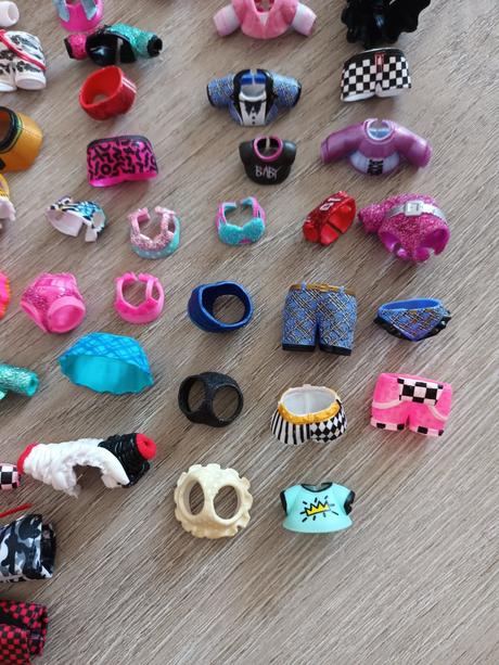 Bábika lol aj s oblečením a doplnkami, 