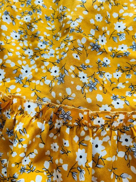 Krásny komplet sukne a topu značky shein, s