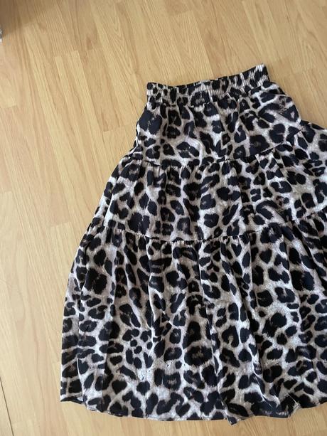 Sukna na gumu, 38 / m