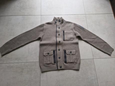 Sveter next, next,152