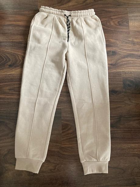 Teplaky, reserved,146