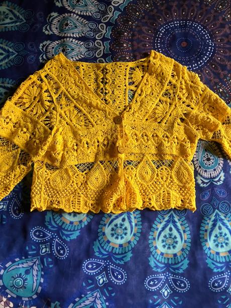 Žltý krajkový svetríky z prírodného materiálu, 38