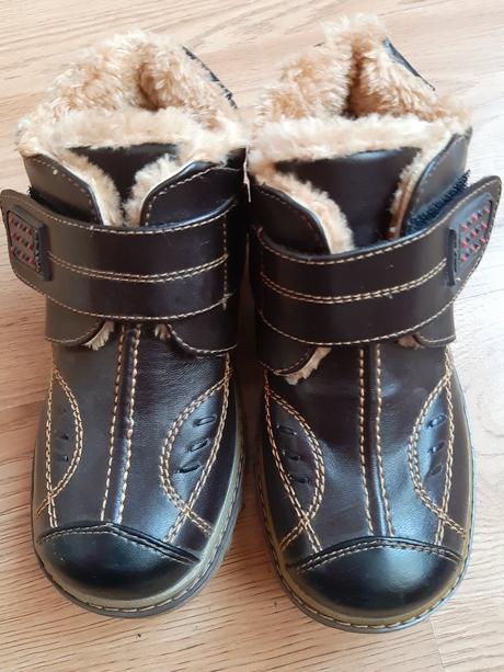 Málo nosené kozusinove cizmicky, 33