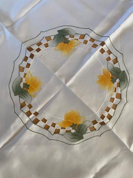 Obrus so slnečnicami, 