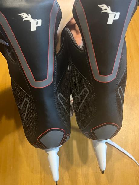 Ľadové korcule, 38