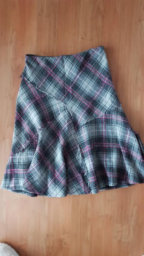 Teplá sukňa, esprit,34