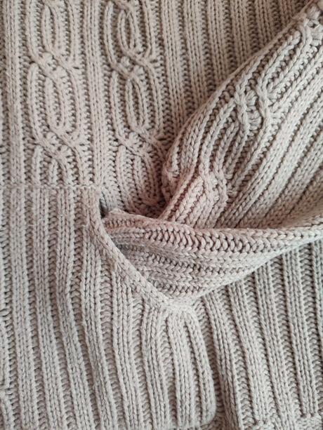 Značkový pulover, outfit,46