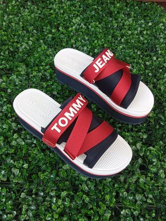 Tommy hilfiger šľapky na platforme, tommy hilfiger,41