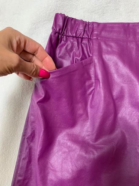 Kratšia sukňa z eko-kože s gumou v páse zn.magenta, m