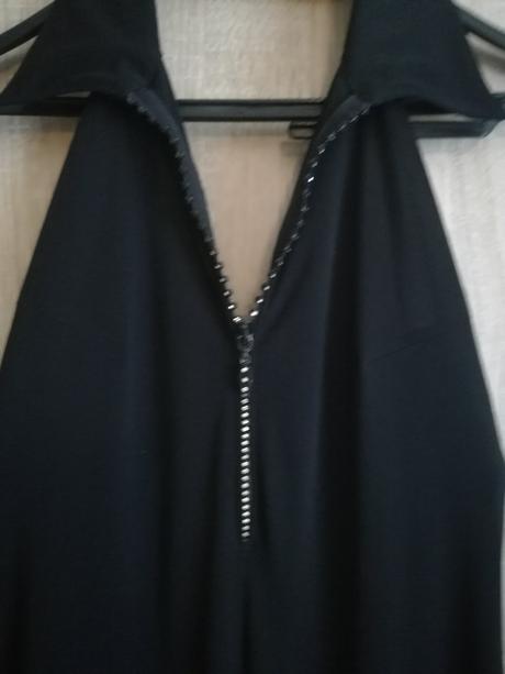 Overal spoločenský, 40