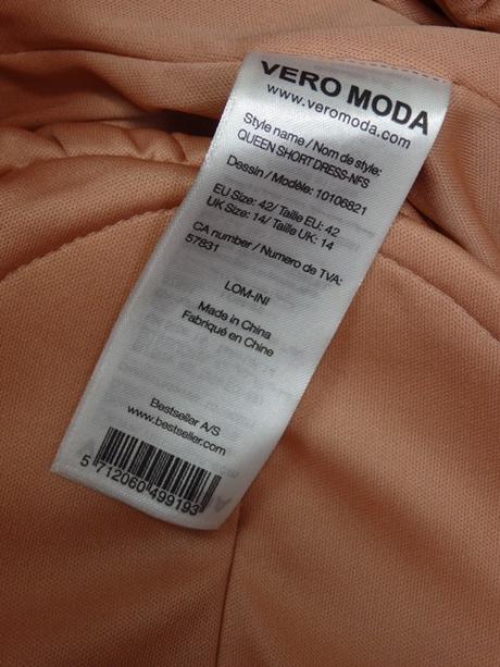 Kvalitné spoločenské šaty, 42