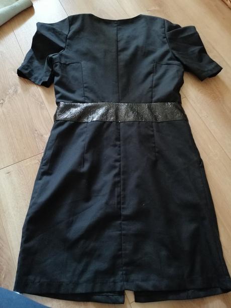 Čierne šaty na zips, 38