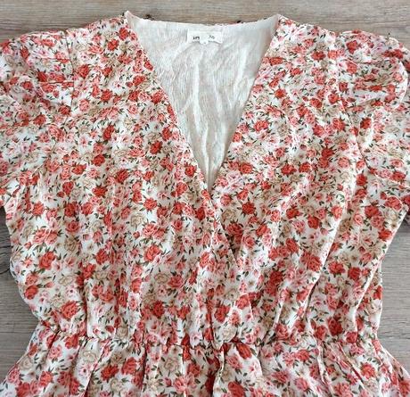 Romantické šaty s ružičkami, s