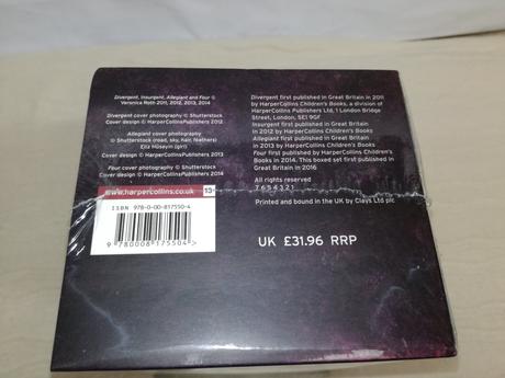 Veronica roth the divergent series,